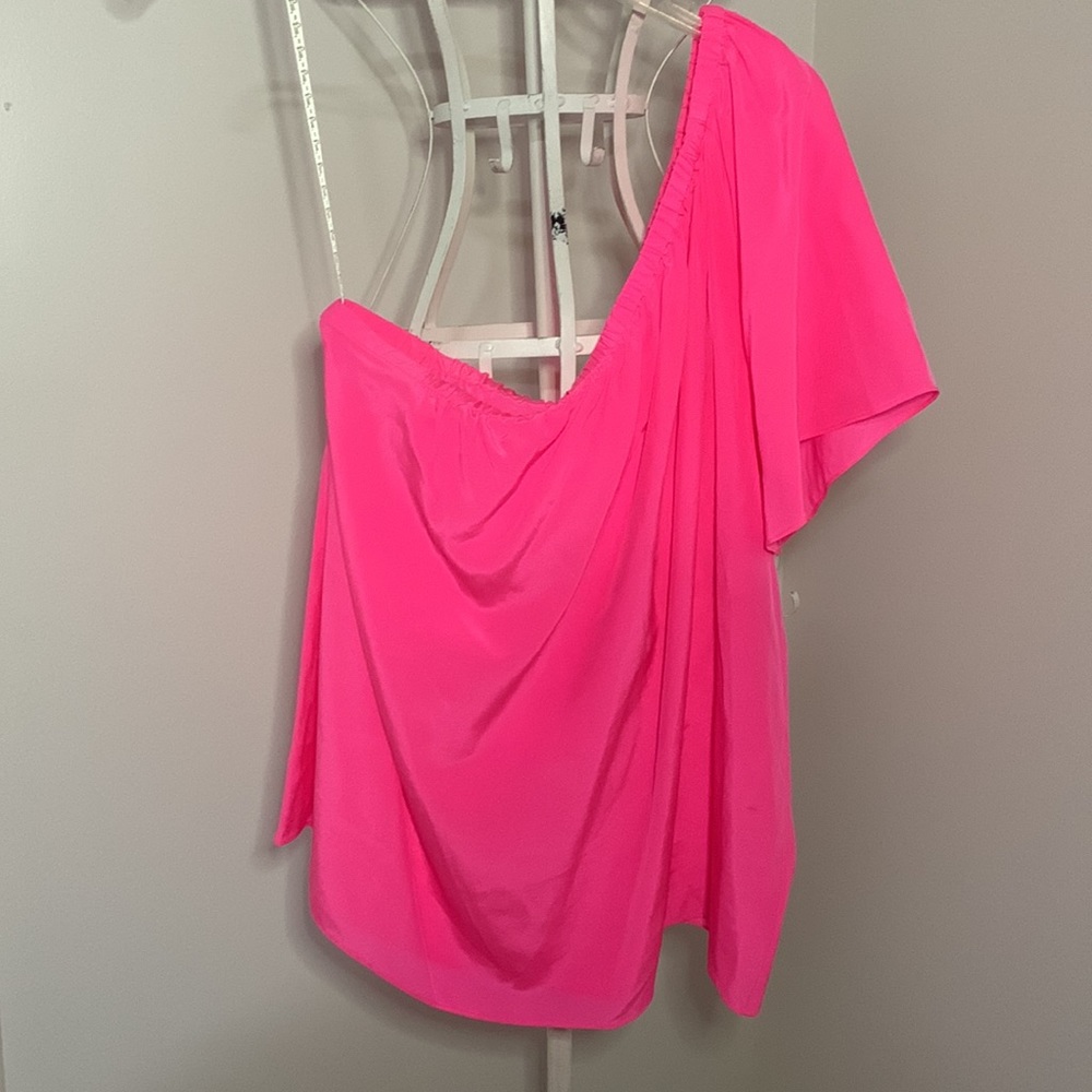EUC LILLY PULITZER FIFER TOP - Picture 3 of 6